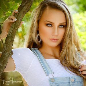 Meet your Posher, Cami